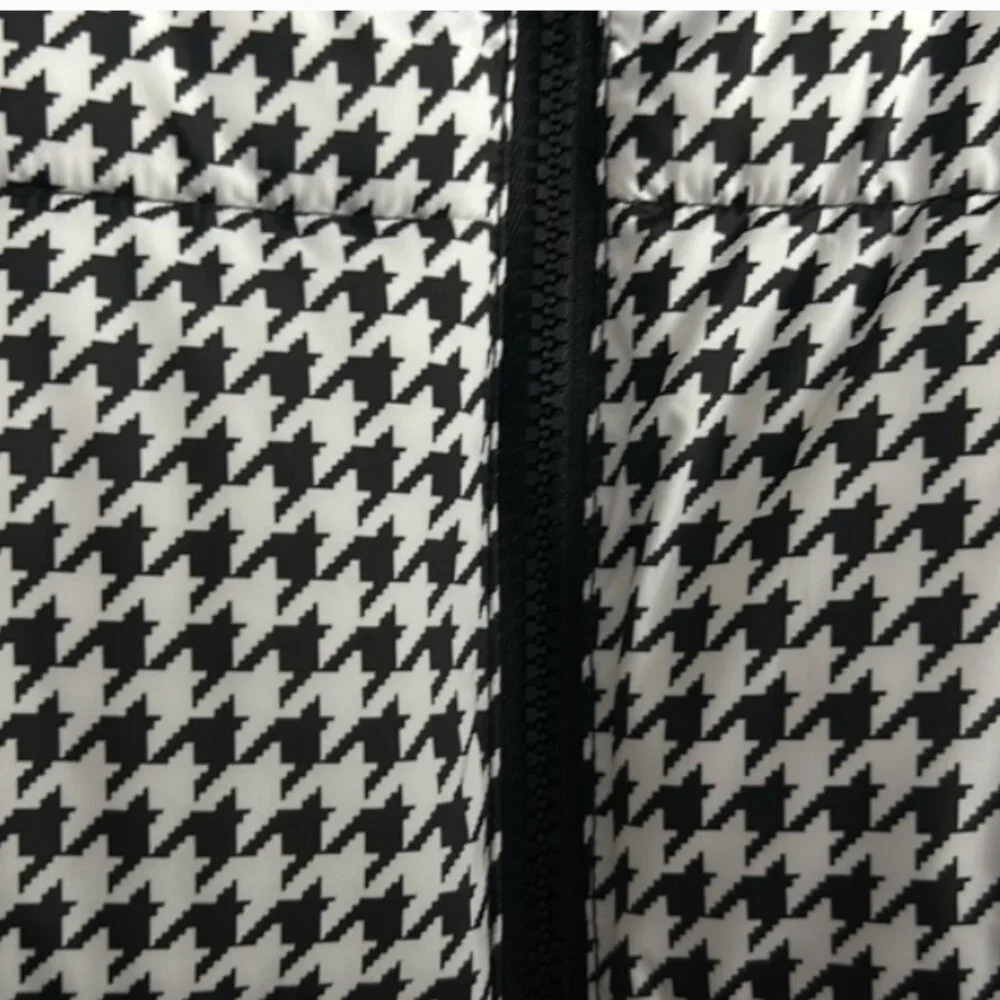 St John’s Bay Heavyweight Short Puffer Jacket in Black/White Houndstooth Plaid - Picture 6 of 10